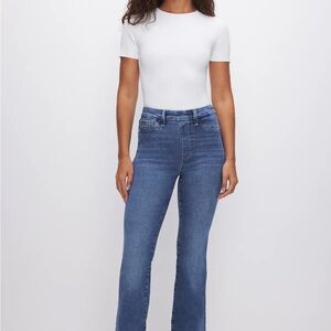 Good American pull on stretch Flare Jeans